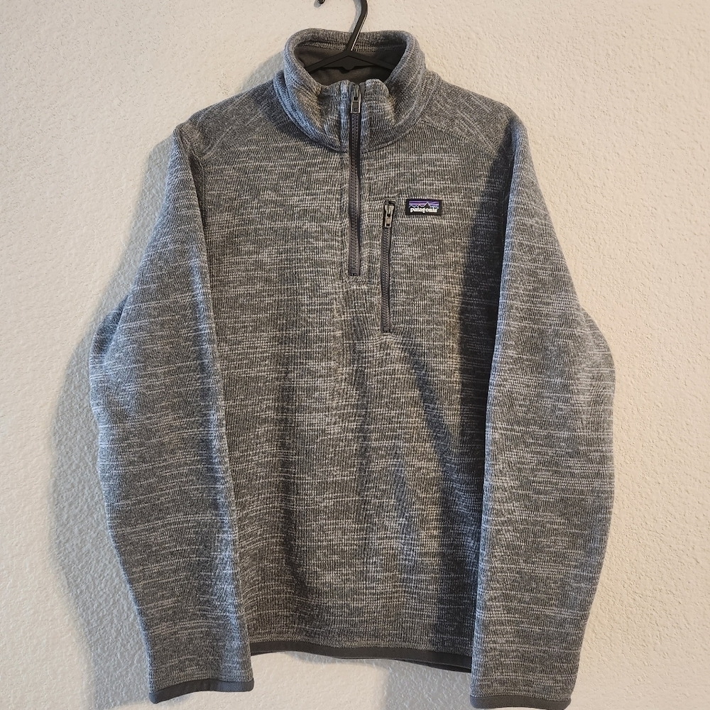 Patagonia Kid’s 1/3 zip sweater size XL (14)